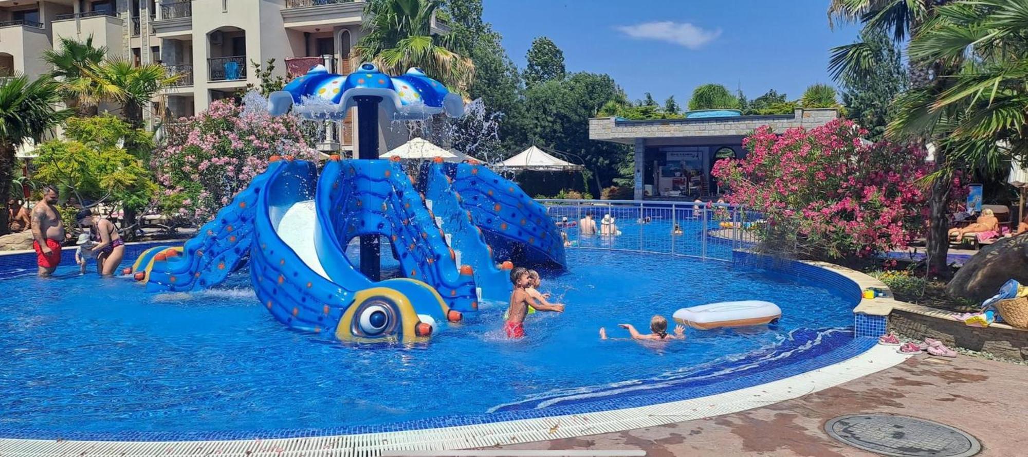 Wonderful Deluxe Appartement In Cascadas Family Resort Sunny Beach Exterior photo